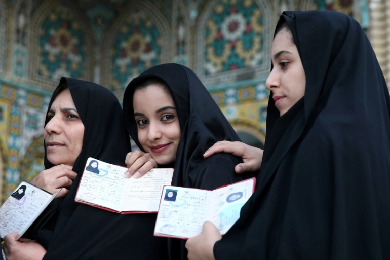 25 – Irán arcai 1. – Az egynapos házasságoktól a teheráni party-kultúráig